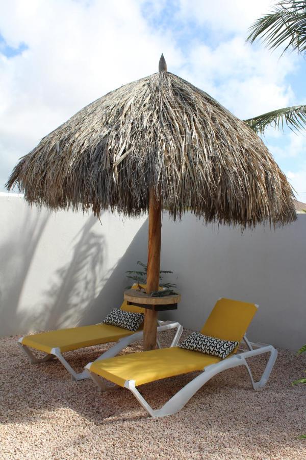 Aparthotel Dancing Iguanas Eagle Beach Exterior foto