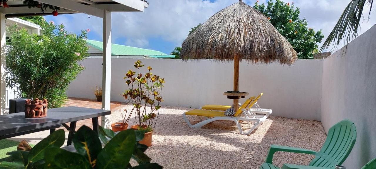 Aparthotel Dancing Iguanas Eagle Beach Exterior foto